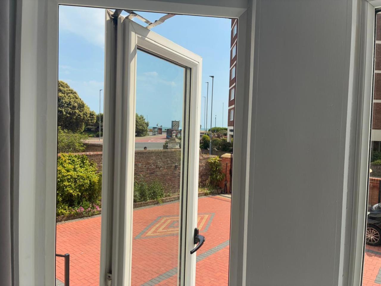Aparthotel By The Sea, Portsmouth, Parking Ev 22kw Available *