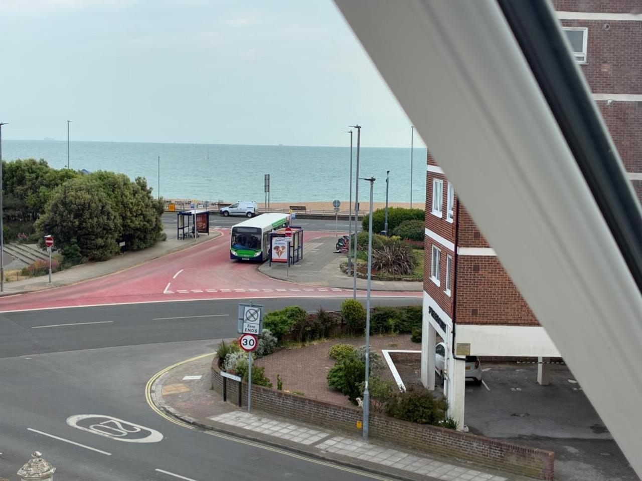 By The Sea, Portsmouth, Parking Ev 22kw Available Aparthotel *