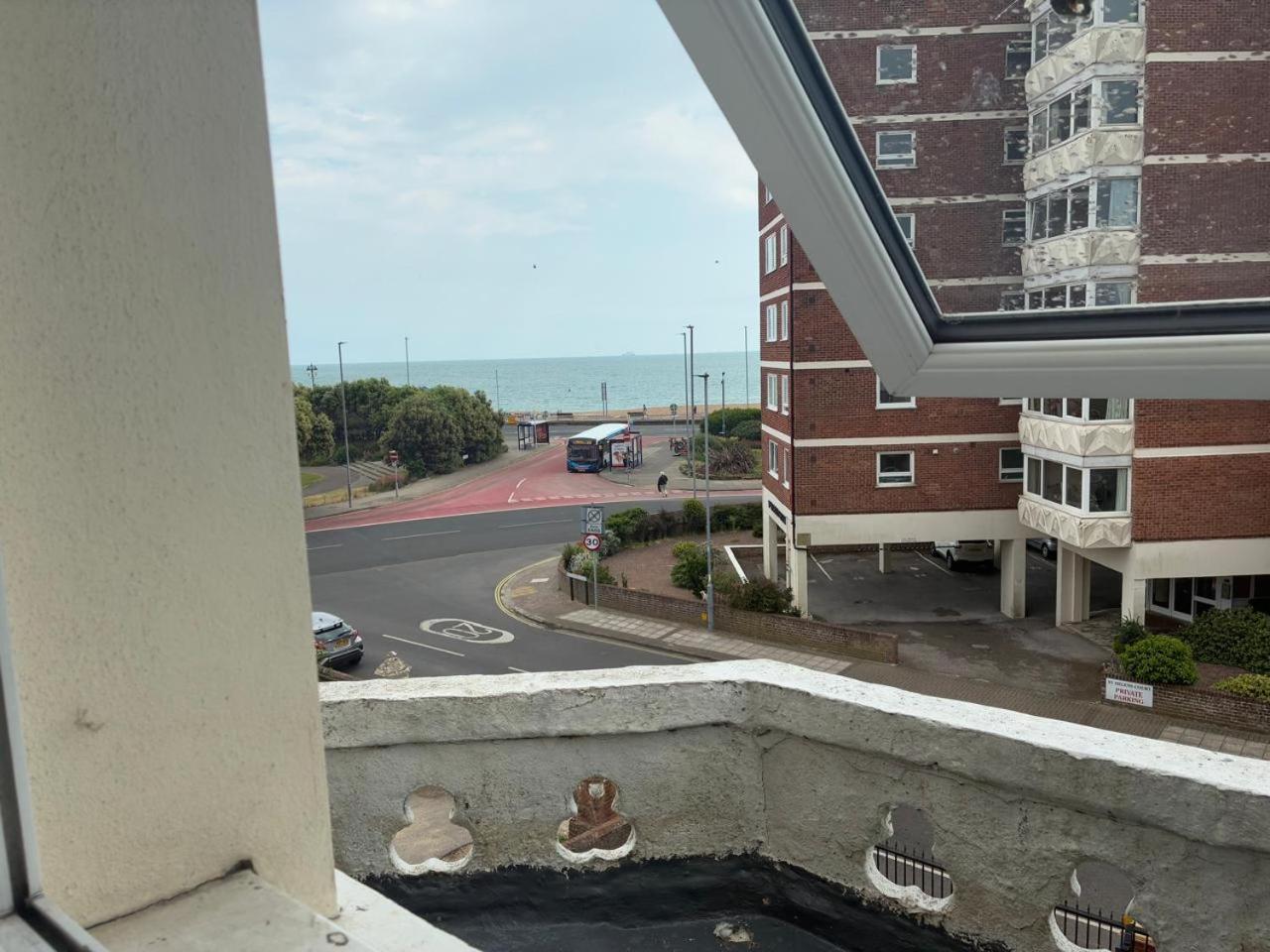 Aparthotel By The Sea, Portsmouth, Parking Ev 22kw Available *