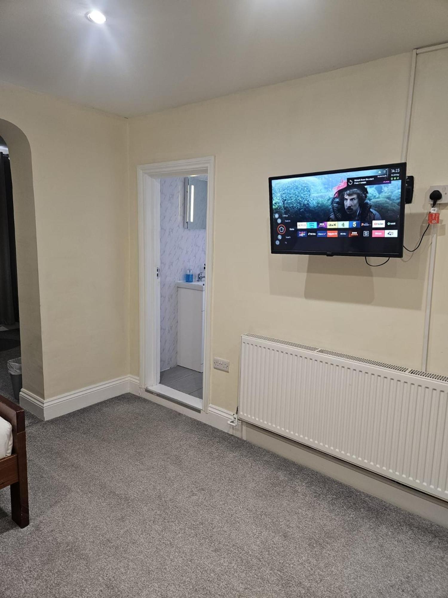Aparthotel A-n-g - Parking Ev 22kw By The Beach, Canoe & South Parade Pier *