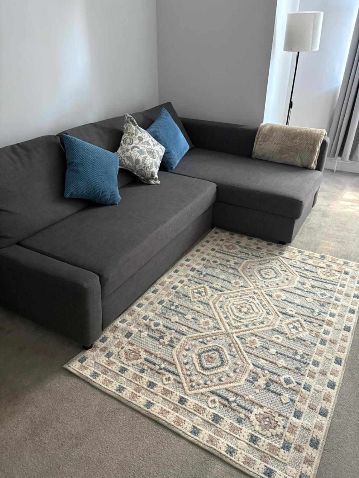 Spacious 2 Bed Southsea, Sleeps 6 Apartment Portsmouth