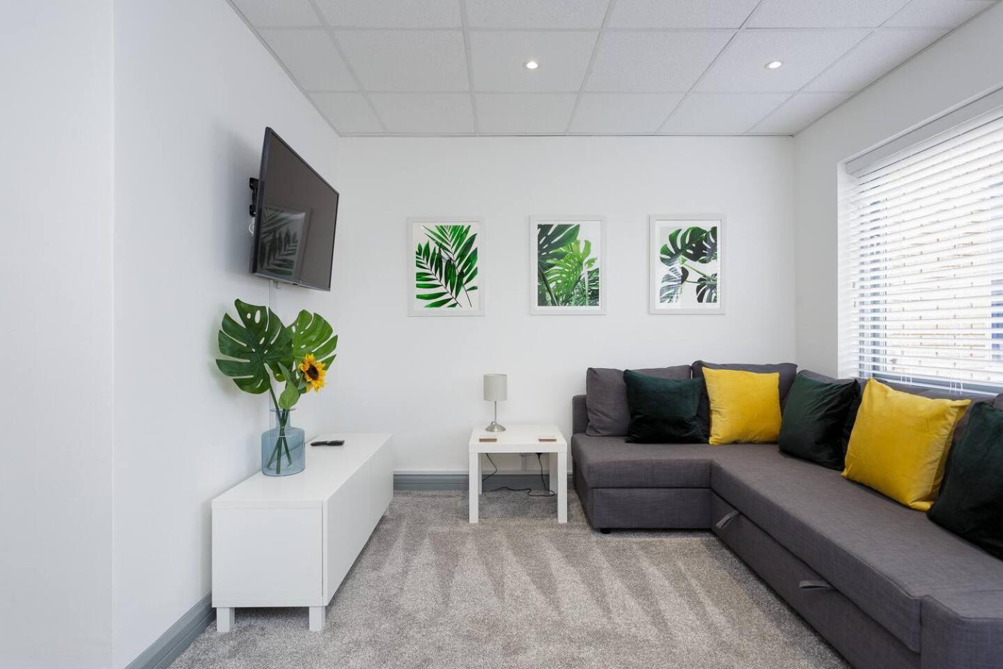 Sovereign Gate 2 - City Centre 2 Bed Wparking Apartment