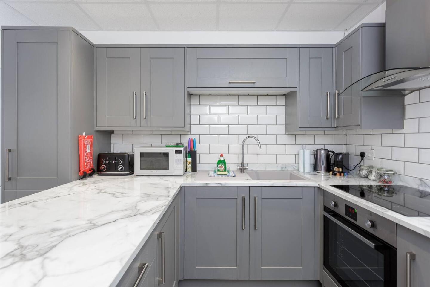 Apartment Sovereign Gate 2 - City Centre 2 Bed Wparking Portsmouth