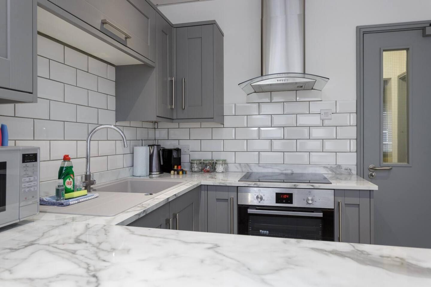 Sovereign Gate 2 - City Centre 2 Bed Wparking Portsmouth