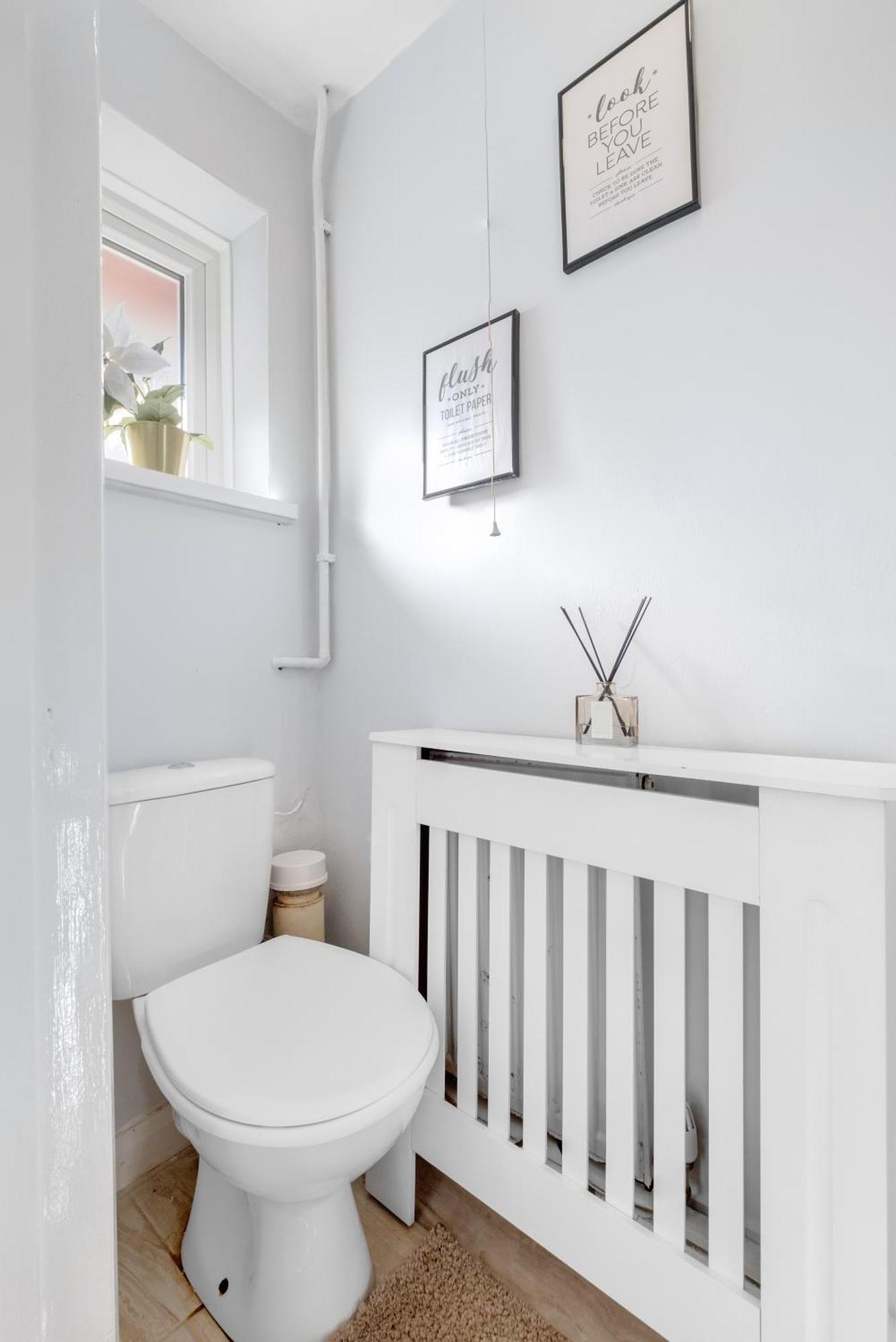 Apartamento Annika - 3 Bedroom House, Driveway,2 Free Parking, Sleeps 7,cozy Garden